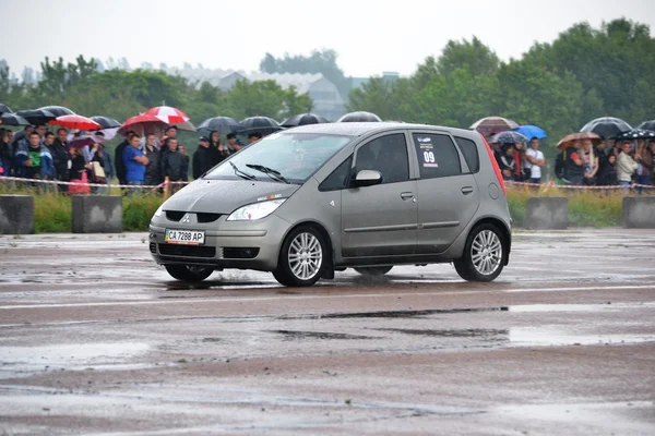 Oidentifierade föraren under dragracing championship — Stockfoto