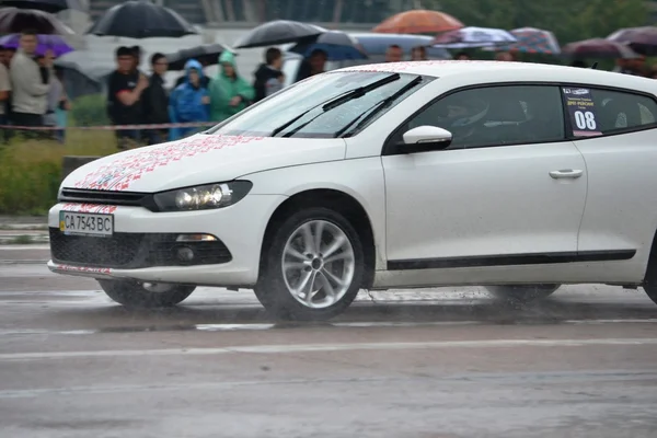 Pilotes non identifiés pendant le championnat de course de drag — Photo