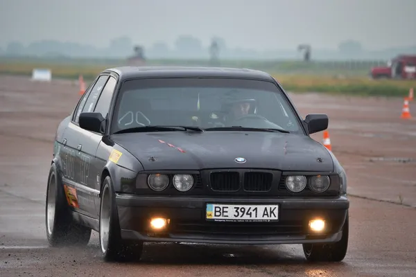 Pilotes non identifiés pendant le championnat de course de drag — Photo