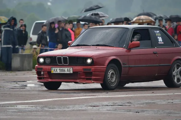 Pilotes non identifiés pendant le championnat de course de drag — Photo