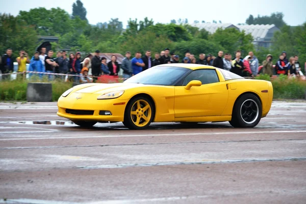 Oidentifierade föraren under dragracing championship — Stockfoto