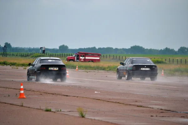 Niet-geïdentificeerde stuurprogramma's tijdens het drag racen kampioenschap — Stockfoto