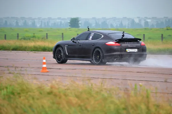 Unbekannte Fahrer bei Drag-Race-Meisterschaft — Stockfoto