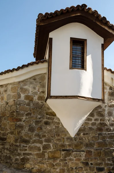Ruang tunggal dibangun ke dinding batu dari Plovdiv — Stok Foto