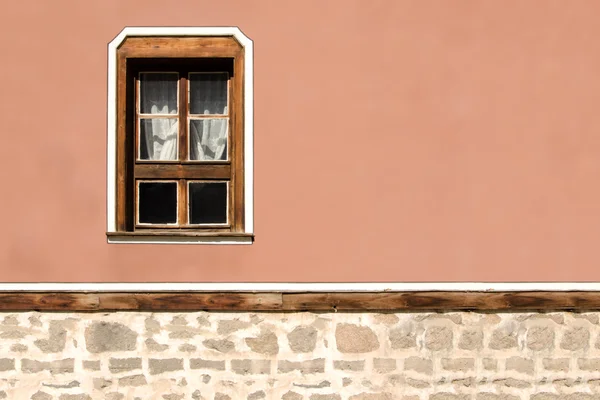 Parte orizzontale della facciata del vecchio edificio a Plovdiv — Foto Stock