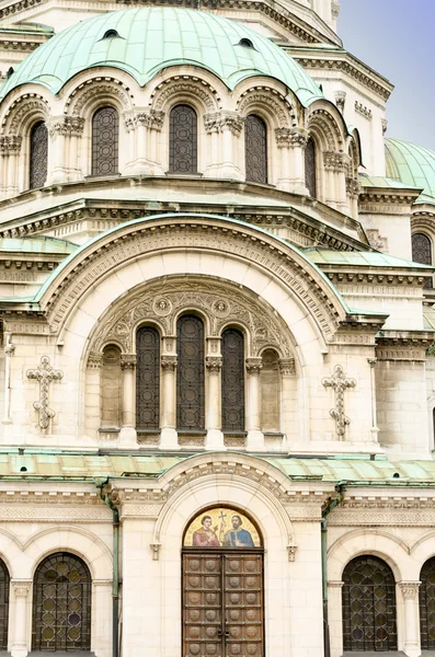 A door, an arch and a dome of the Alexander Nevsky Cathedral, So — Stock Photo, Image