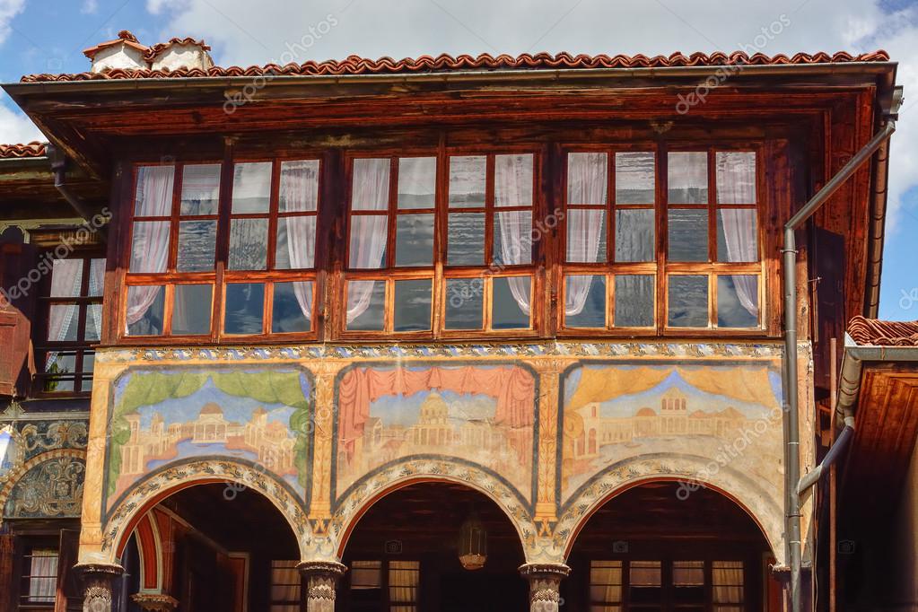 Koprivshtitsa, Bulgaristan, zaman geleneksel bir eski ev — Stok Foto
