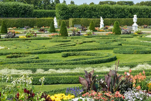 Jardín con esculturas en Herrenhausen Gardens, Hanover, Alemania —  Fotos de Stock