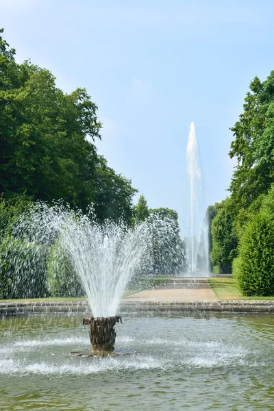 Fontány v herrenhausen zahrady, hannover, Německo — Stock fotografie