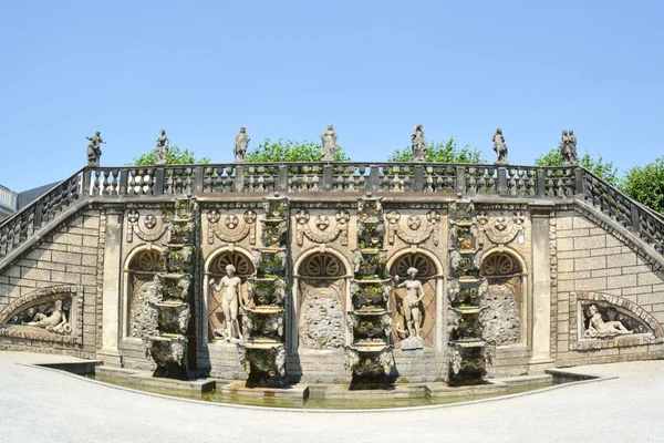 Grand cascade i Herrenhausens trädgårdar, barock trädgårdar, esta — Stockfoto