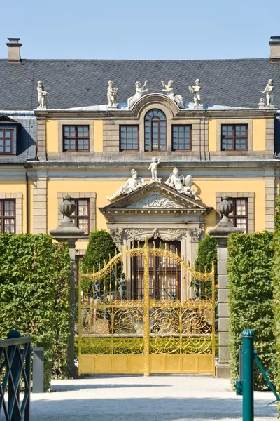 Puerta de oro en Herrenhausen Gardens, Hannover, Alemania — Foto de Stock