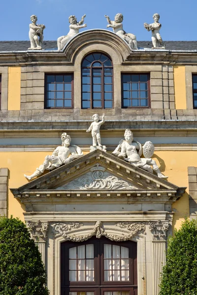 Palácio antigo em Herrenhausen Gardens, Hannover, Baixa Saxônia, Alemanha, Europa — Fotografia de Stock