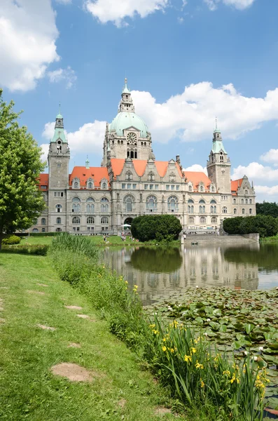Paisaje del nuevo ayuntamiento de Hannover, Alemania — Foto de Stock