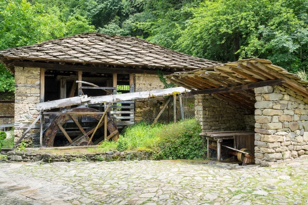 Su değirmeni ve El Sanatları Atölyesi deneylere Osmanlı dönemi — Stok fotoğraf