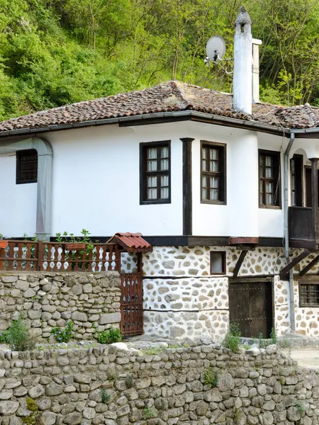 Straßenansicht von Melnik traditionelle Architektur, Bulgarien — Stockfoto