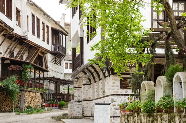 Sokak görünümü melnik geleneksel mimarisi, Bulgaristan — Stok fotoğraf