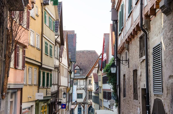 Widok ulicy Starego Miasta w Tübingen, Niemcy — Zdjęcie stockowe