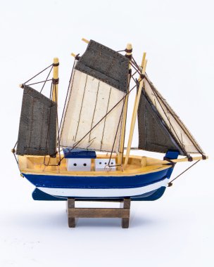 ahşap oyuncak gemisi