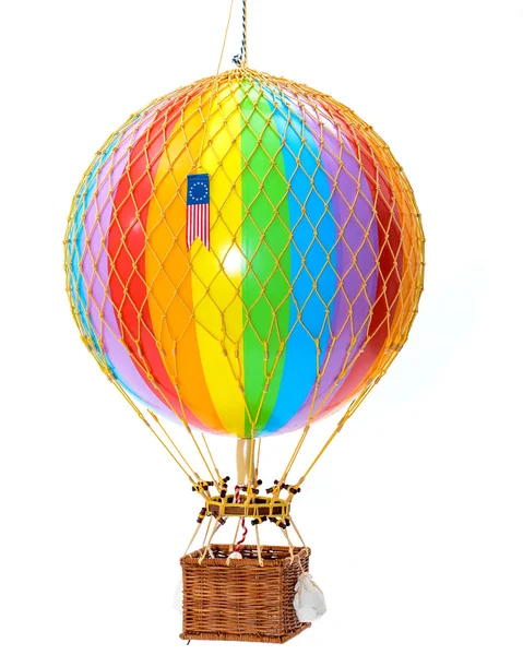 Balão de ar de brinquedo com cesta — Fotografia de Stock