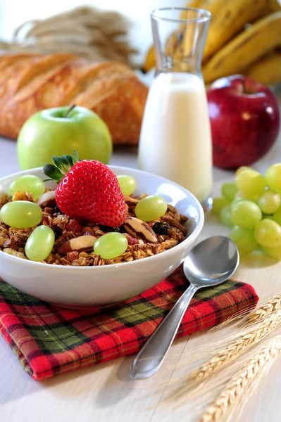 Cereales con frutas —  Fotos de Stock