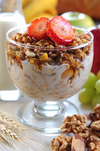 Cereales con frutas —  Fotos de Stock
