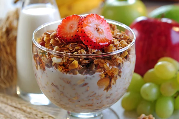 Cereal with fruit — Stock Photo, Image