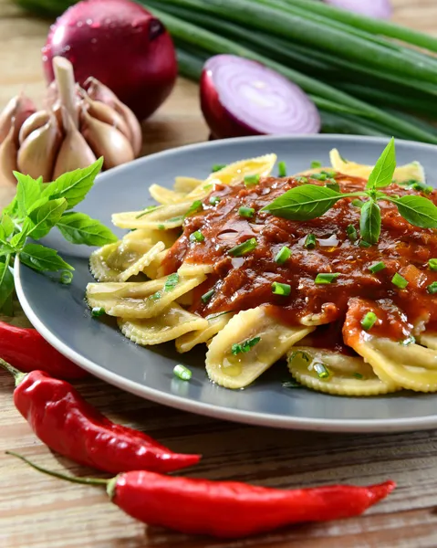 一肉酱馄饨 — 图库照片