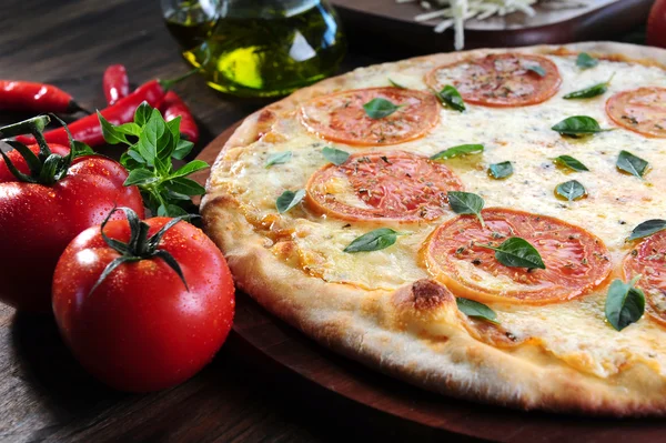 Pizza Margherita — Stockfoto