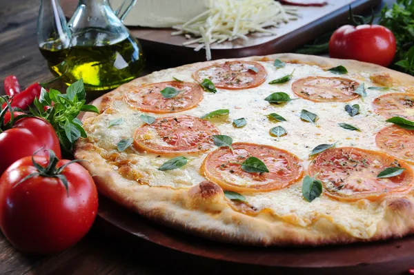 Pizza Margherita — Stockfoto