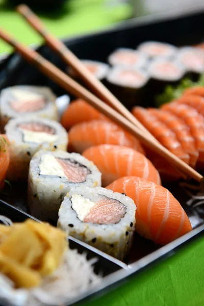 Cibo giapponese Sushi e Sashimi — Foto Stock