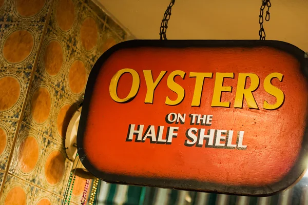 Oysters on the half shell — Stock Photo, Image