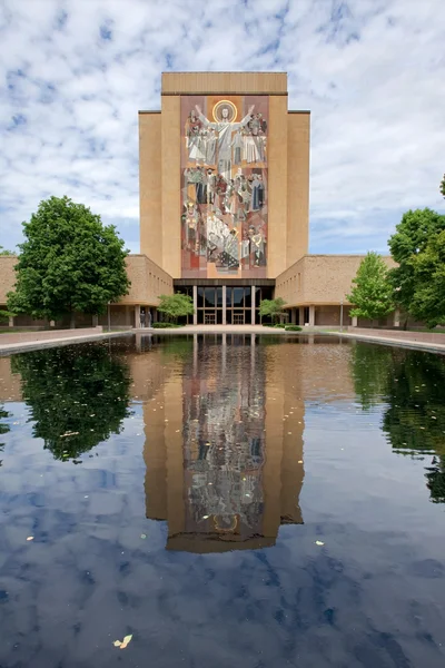 Hesburgh library University of notre dame — Stockfoto