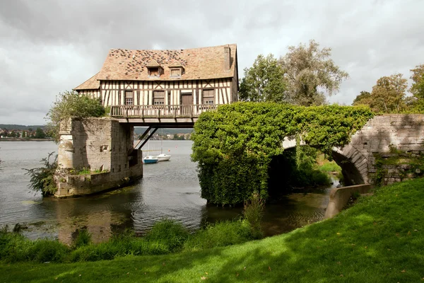 Ancien moulin à eau — Photo