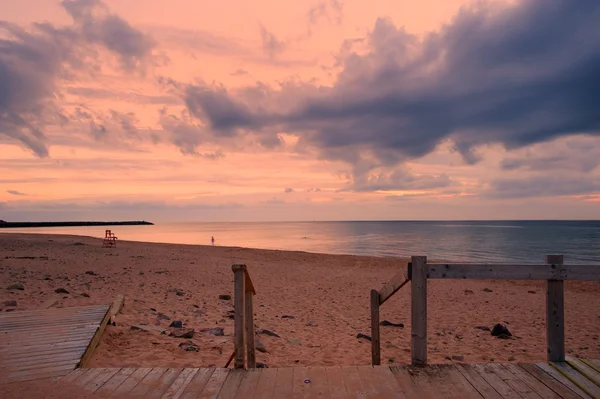 Pôr do sol sobre o oceano — Fotografia de Stock