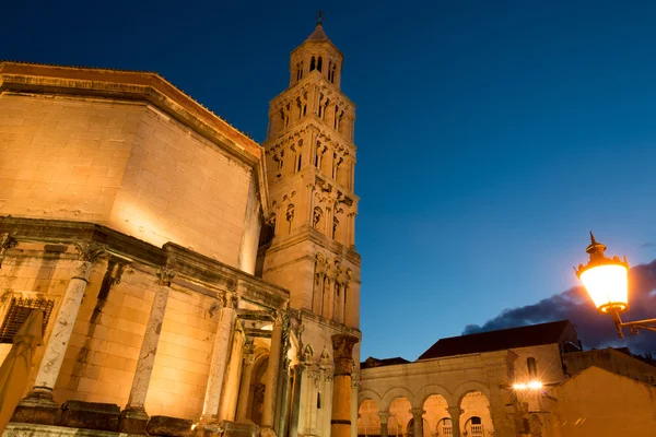 Catedral dividida —  Fotos de Stock