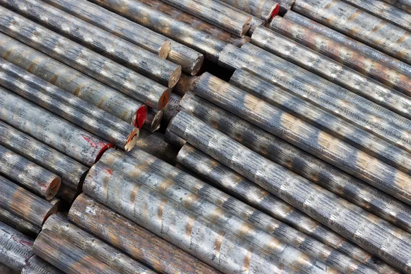 Bronz çubuklar portre