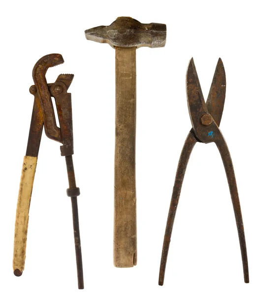 Stare na białym tle narzędzia: klucz nastawny, młotek, nożyce do metalu — Zdjęcie stockowe
