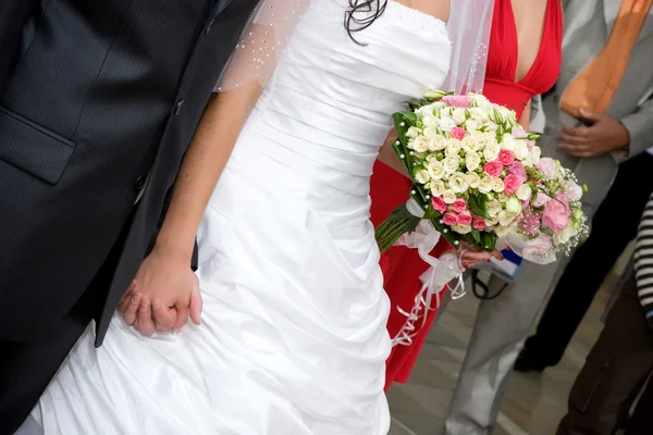 Vestito e bouquet di fiori — Foto Stock