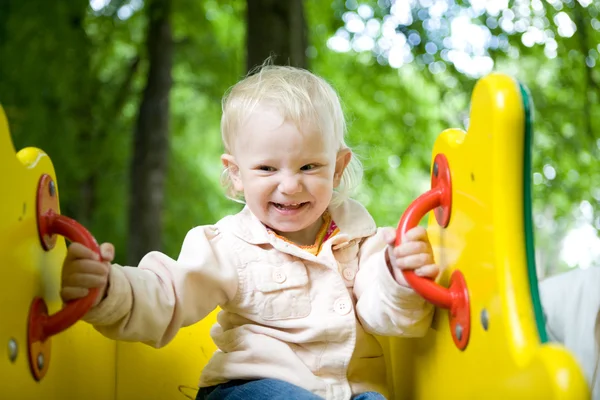 Menina sorridente — Fotografia de Stock