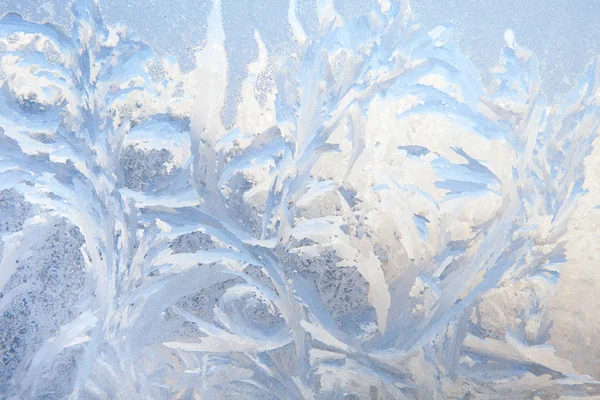 Hintergrund der Malerei auf dem gefrorenen Fenster bei Frost - niemand — Stockfoto