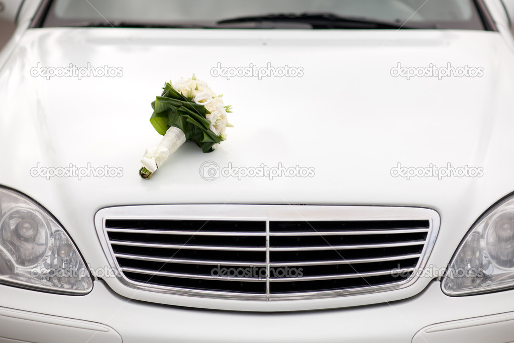 bouquet on the car