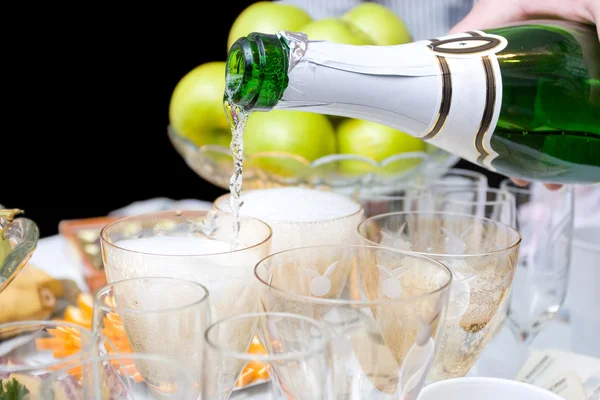 Hälla champagne — Stockfoto