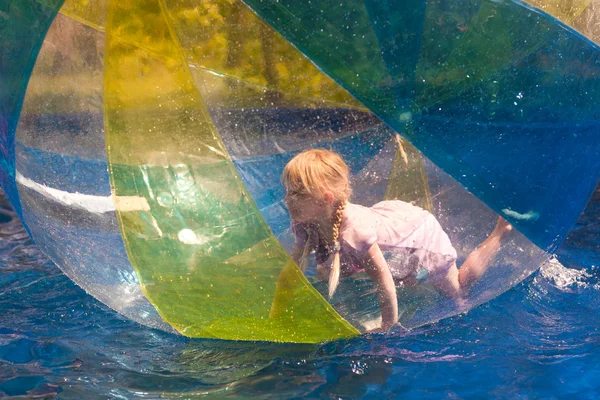 Child in the zorb — Stock Photo, Image