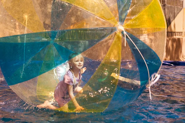 Child in the ball — Stock Photo, Image