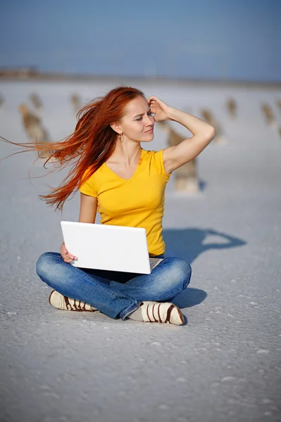 Girl with notebook — Stock Photo, Image