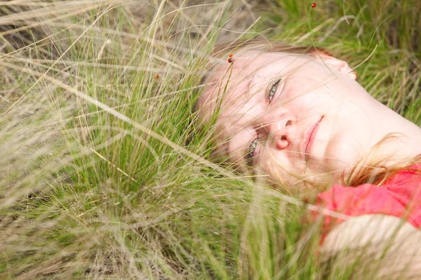 Girl and ladybird — Stock Photo, Image