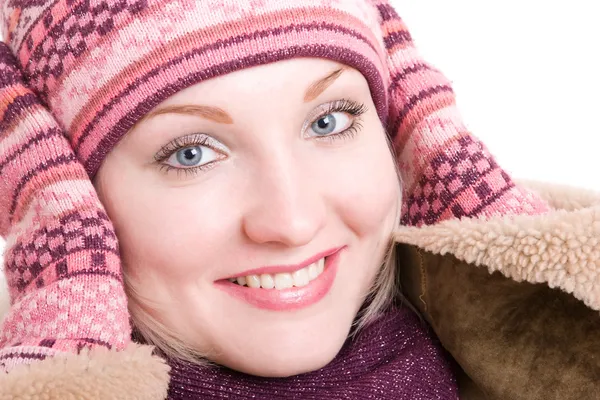 Menina sorridente no casaco de inverno — Fotografia de Stock