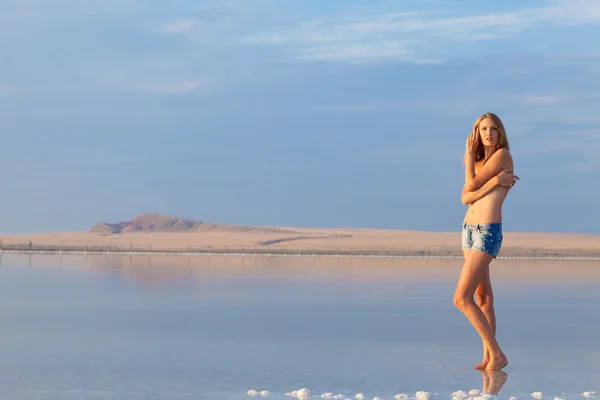 Girl in a salt lake — Stock Photo, Image