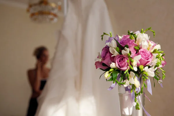 Bride, bouquet and wedding dress — Stock Photo, Image