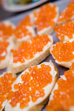 havyar ile sandviçler